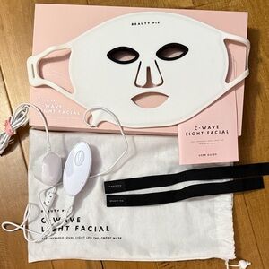 Beauty Pie C Wave Light Facial Mask